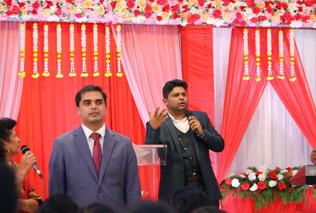 Grace Ministry Celebrates Christmas 2021 with Pomp and Grandeur on 17th Friday, December at its Prayer centre in Valachil, Mangalore. Hundreds gathered at the program and celebrated Xmas with Bro Andrew Richard and family.  